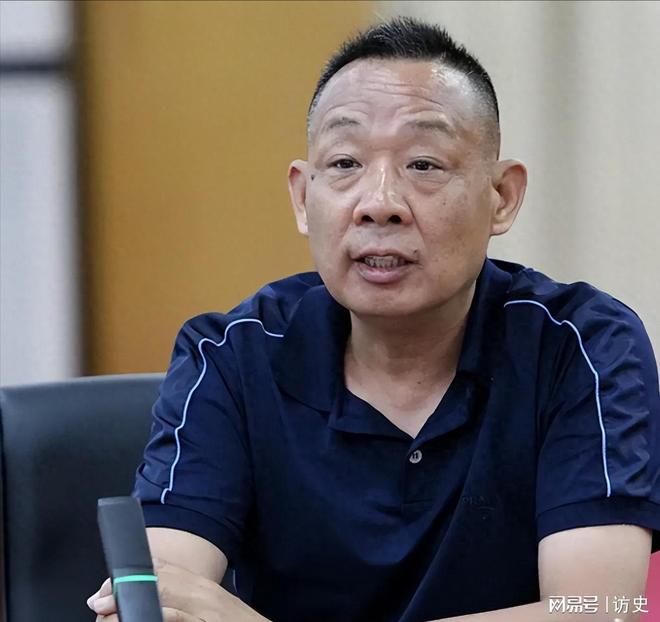 民日报的点名揭开了胖东来的“真实现状”AG真人旗舰厅登录远离“造神”陷阱!人(图12) 民日报的点名揭开了胖东来的“真实现状”AG真人旗舰厅登录远离“造神”陷阱!人(图12)